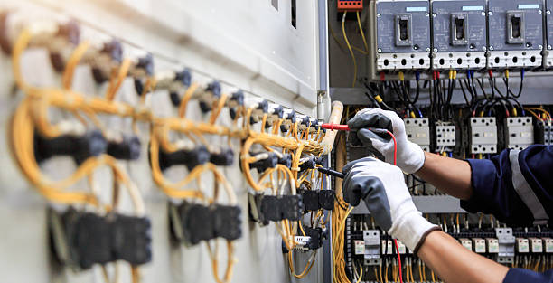 Professional Electrician technician working in Bellevue, WA